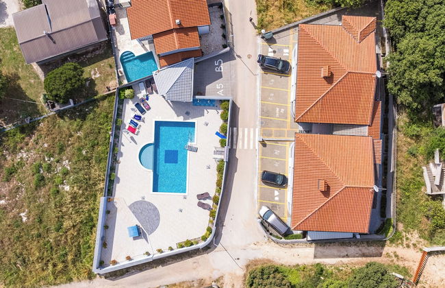 Mery's Sunny Pool Apartment - Foto 19