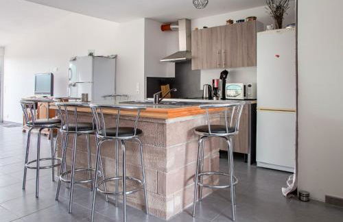 Renovated village house with enclosed garden - Foto 17