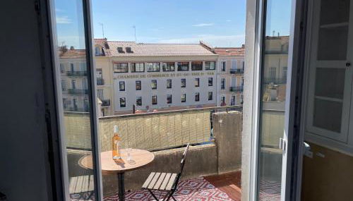 French Riviera centre ville plage port balcon panoramique et Clim - Foto 2