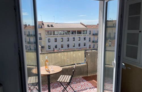 French Riviera centre ville plage port balcon panoramique et Clim - Foto 2