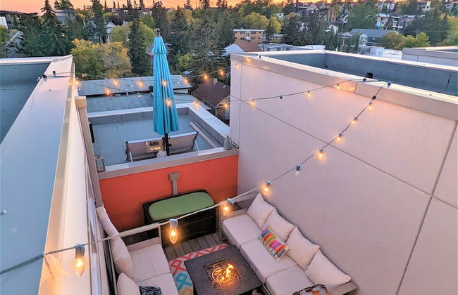 Monki Di Executive Suites - GLAS - Luxury Inner City Home 3 min to Downtown w Private Rooftop Patio Fireplace - Foto 34