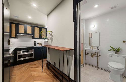 Freeman 802 by Rove Travel - 1BRCondo with Shared Amenities - Foto 6