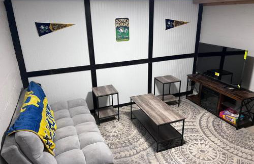 Large Five Bedroom house with outdoor patio with Jacuzzi and television! - Foto 64