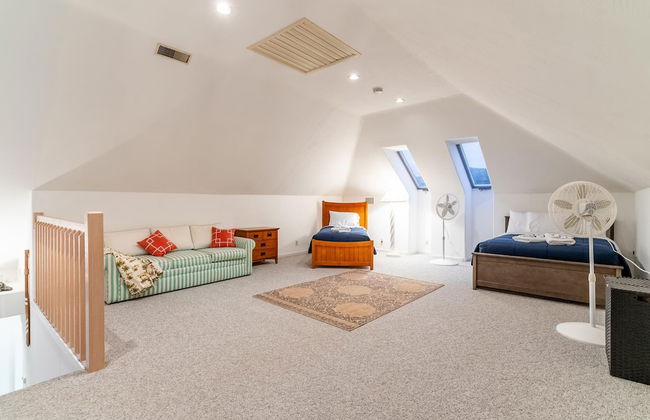 Lakehouse w Private Beach Bar Lg Deck Dock - Photo 22