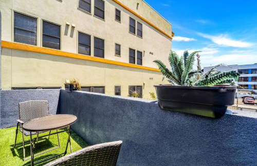 The Neon Elm Hotel - Foto 69