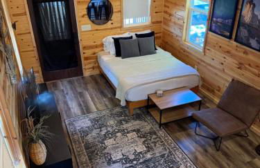 Glendive Tiny Modern Cabin 1 Mile from Makoshika Park - Foto 1