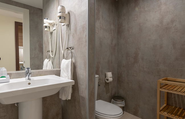 Apartamentos Recoletos - Photo 10