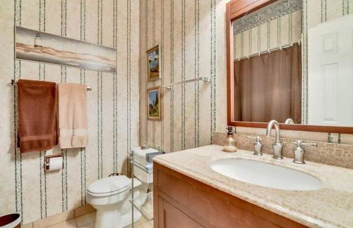 PRIVATE POOL w/Full Amenities by BLD & Joe Pool LK - Foto 5