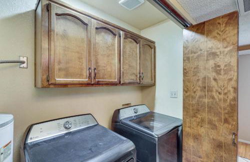 Close to Golf! Snowbird Retreat with Pool in Yuma - Foto 22