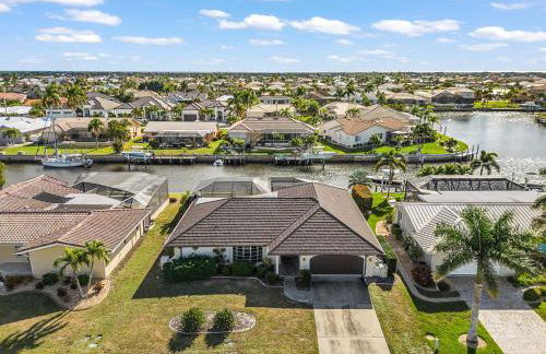 Charm and Old Florida Vibe , Heated Pool & Spa - Villa Parisian Paradise - Roelens - Photo 54