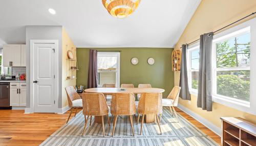 Boho 5BR Modern Villa w Hot Tub, Grill, Patio and Backyard - Foto 2