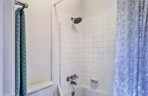 Bryan Home with Deck and Yard about 4 Mi to Texas A and M! - Photo 16