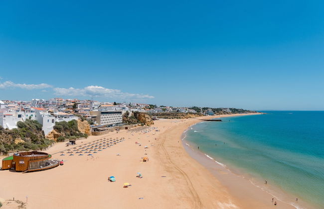 Poolside Apartment with 2 bedrooms, patio and BBQ - Foto 53