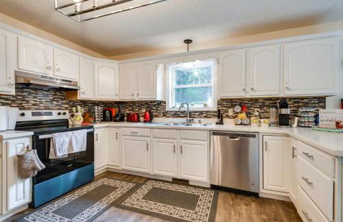 Hot Tub, Game Room and Fire Pit Pocono Summit Home! - Foto 10