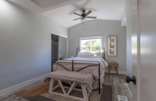 Relaxing 3BR Home with Vineyard View Rooftop Deck and Game Room - Foto 22