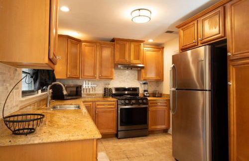 Modern Stay on Green Valley - 2.5 Mi to Downtown - Foto 48