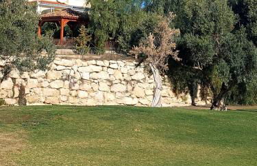 Luxury Villa with Pool & Garden - Foto 33