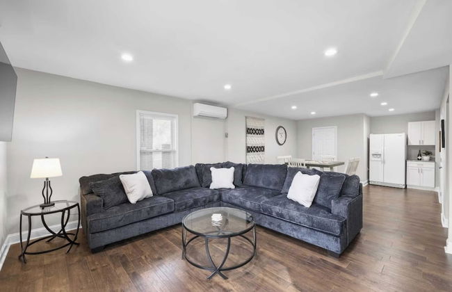 Porch Paradise by Avantstay New Pool, Firepit - Foto 35