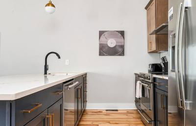 Spacious Nash Home for 12 Guests with Rooftop Views and Hot Tub - Photo 15