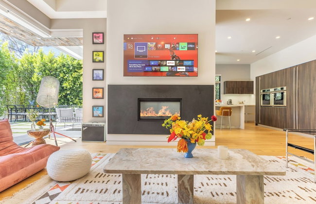 Luxe Weho Villa, Walk to Melrose Ave, Pool + Hot Tub North Vista by Avantstay - Foto 105
