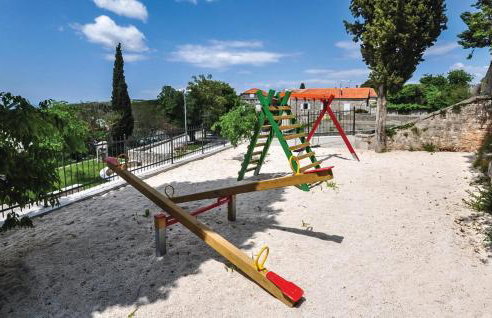 Five-Bedroom Holiday Home In Donji Humag - Photo 43