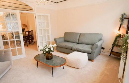 Tranquil Cottage & Garden by Esher Train Station - Foto 1