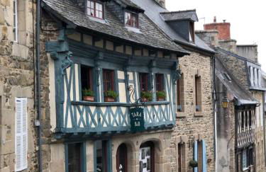 Appartement de 1634 avec balcon au sud sur jardin en plein cœur historique - Foto 29