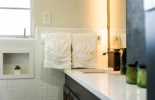 4 Bed sleeps 12 -Sea world-Six Flags-Down Town - Emerald Oasis - Foto 32