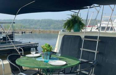 The Lily Pad Boatel Houseboat - Foto 5