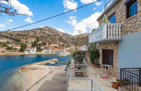 Beautiful Apartment In Starigrad - Foto 2