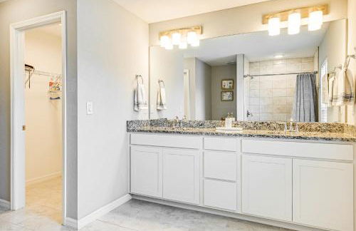 Saltwater Pool and Game Room Gulf Coast Retreat - Foto 15