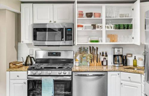 The Village Inn by Dakota Gal Digs - Foto 6