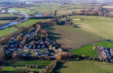 Cosy Countryside Hot Tub Retreat! Fully Central Heated with FREE Parking - Foto 10