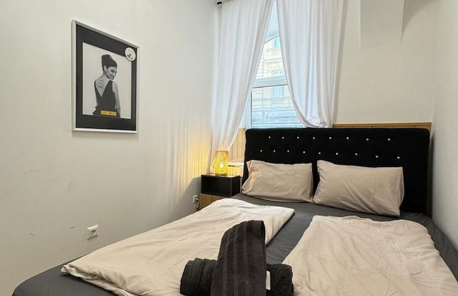 10 Economy Rooms-Shared Bath & Kitchen - Photo 49