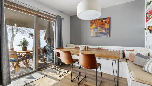 Perfectly Located 3 Bed 3.5 Bath Beautiful Townhome - Foto 4