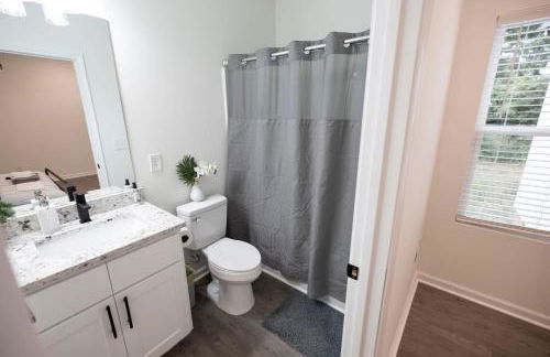 4 Min to Downtown - 10 Min to Elon - Washer and Dryer - Foto 16