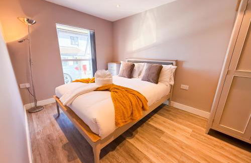 INACTIVE The A 1 Bedroom Apartment by AltoLuxoExperience Short Lets & Serviced Accommodation with Parking & Wifi - Foto 13