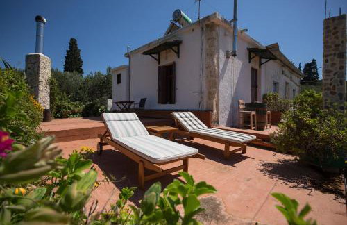 Sofiana's Garden Retreat with Private Pool - Foto 69