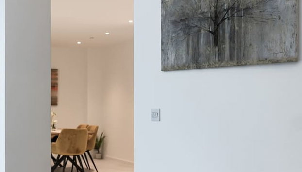 Luxury Spacious Flat With Communal Gardens Parking - Foto 5, Habitación