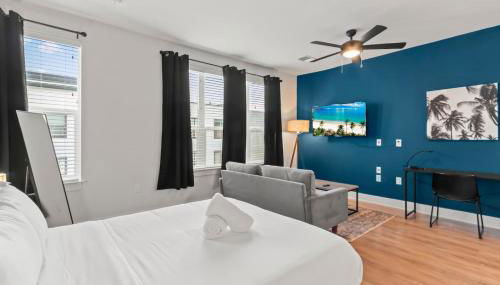 Studio Oasis Pool and Gym CoWorking Spaces - Photo 2