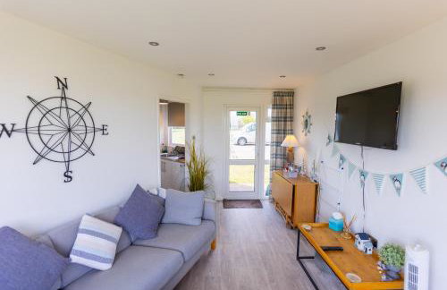 Sea View Holiday Chalet, access to sandy beach - Pets go free - Foto 25