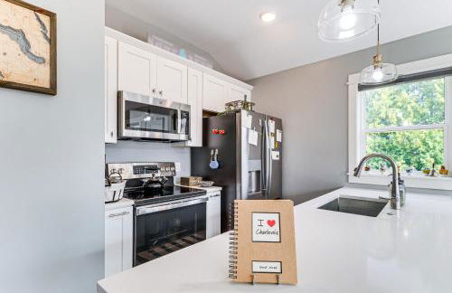 Walk to Dtwn Charlevoix Condo with Fireplace - Foto 10