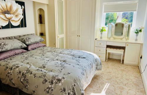 Stratford-upon-Avon 4BR Family Mansion on 1 acre with Pool, Gym & BBQ! - Foto 32