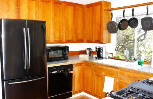 Modern 2 BR 2BA Biz Friendly Duplex with Fast Wi-Fi and Workspaces - Foto 23