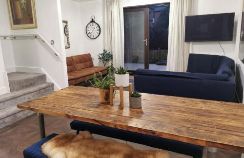 Riverside Cockatoo's Cottage Charming 3 Bed Retreat for up to 10 Guests - Foto 15