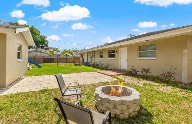 Quiet Spacious Home Close to Clearwater Beaches - Photo 35