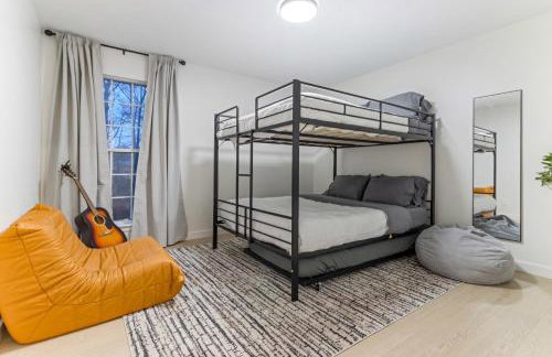 Sleeps 12 | 2 Kings w/ Ping-Pong, Gym, Arcade, BBQ - Foto 20