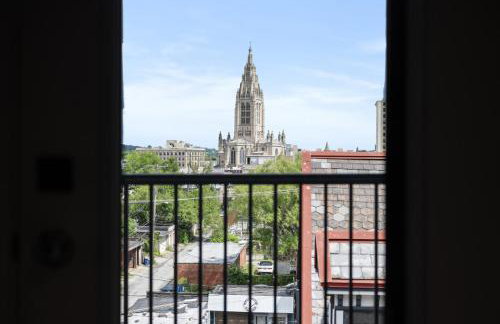 PFR Suites - Highland, 3BR 2BA Shadyside Condo, 2 King Beds, 3rd Floor Walkup - Foto 34