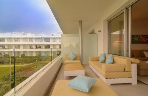 Belaire 4 bedroom apartment - Photo 2