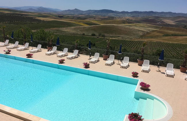 Agriturismo Sirignano Wine Resort - Photo 1